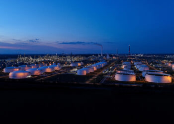 Iran war energy shock sparks global push to reduce fossil fuel dependence