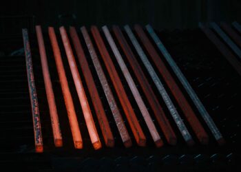 UK to cut steel import quotas, raise tariffs to protect domestic industry