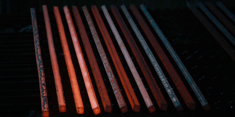 UK to cut steel import quotas, raise tariffs to protect domestic industry