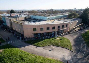 Kent meningitis outbreak triggers surge in UK vaccine demand, policy debate