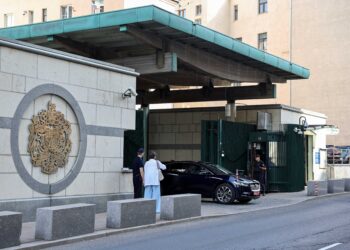 Russia expels British diplomat for alleged economic espionage