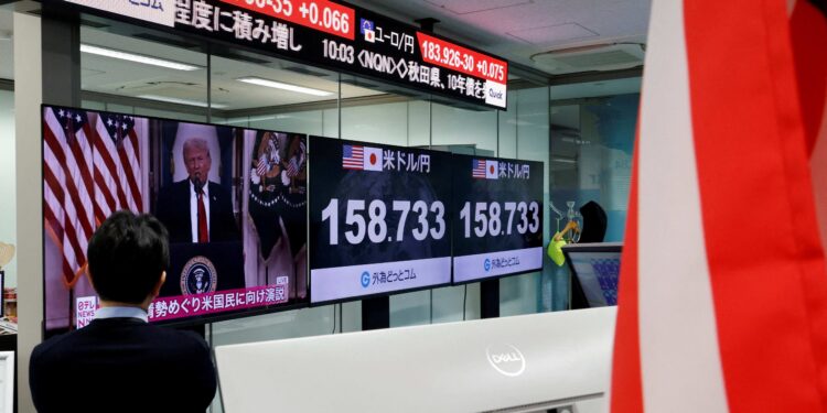 World anxious to open Hormuz Strait while Trump and Iran trade threats