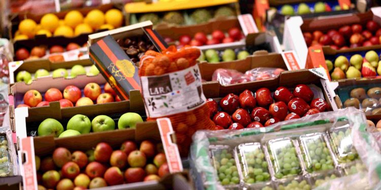 UK food inflation heading towards 10% due to Iran war, industry says