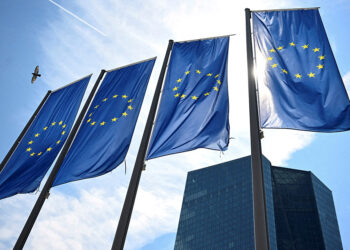 Global central banks mostly on hold as war muddies economic outlook