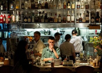 Russia’s services sector contracts for first time in six months, PMI shows