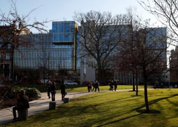 Aegon strikes $2.7 billion deal to sell UK insurance business to Standard Life