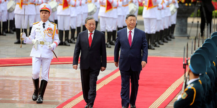 China offers loans, technology for Vietnam railways