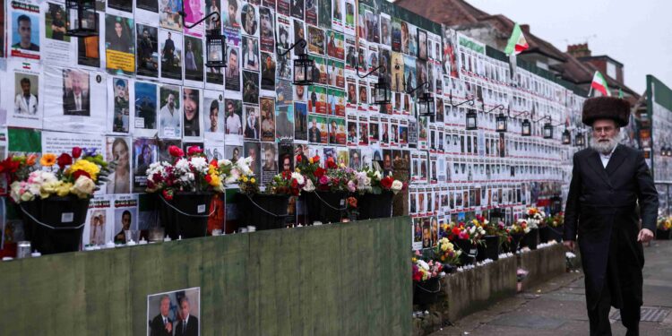 UK counter-terrorism police investigate arson at Jewish memorial wall