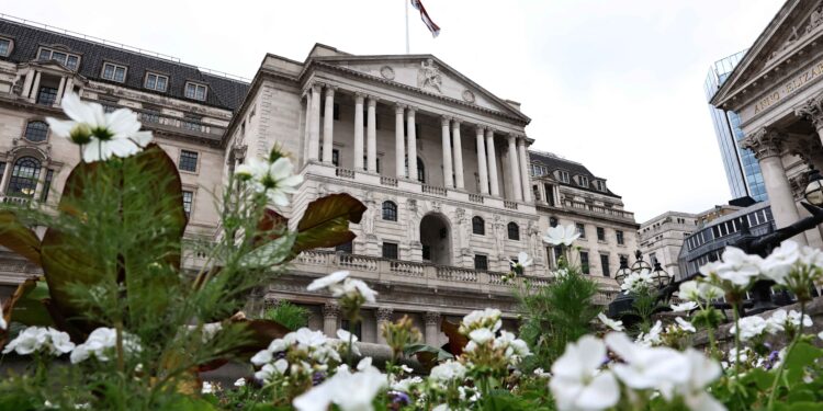 Bank of England set to hold rates as Iran war clouds outlook