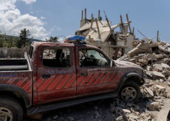 Israeli strikes in southern Lebanon kill Lebanese journalist, wound another