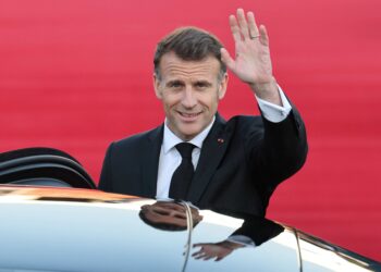 South Korea, France to upgrade ties to strategic partnership, Blue House says