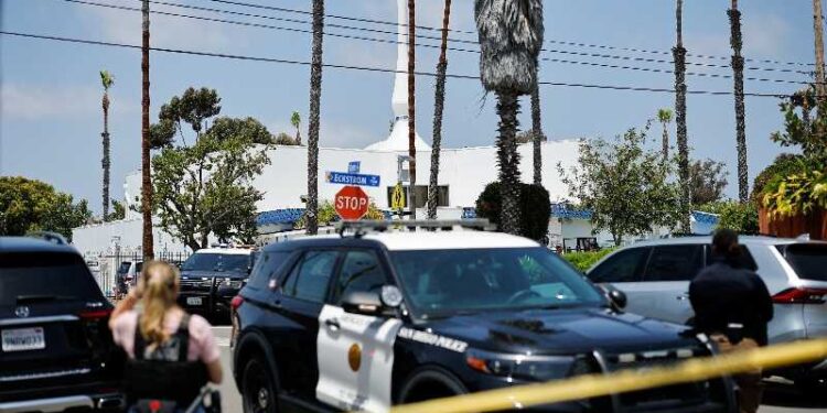 Five dead, including two suspects, after shooting at San Diego mosque