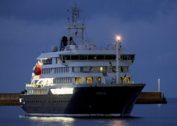 Evacuation flights leave Tenerife after cruise ship virus outbreak