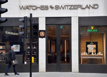 Watches of Switzerland expects annual profit above market view on solid US market