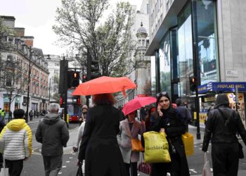 UK economy posts strong Q1, but Iran war casts shadow over outlook