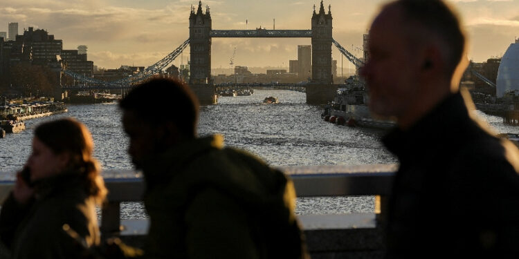 UK employers cut hiring and post fewer jobs under shadow of Iran war