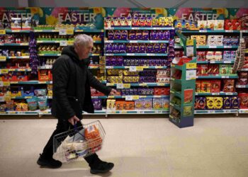 UK rules out mandatory supermarket price caps