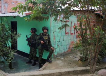 Colombia’s ELN rebels, FARC dissidents announce ceasefire for presidential election