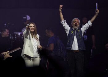 Colombian presidential candidates wrap up campaigns with big rallies