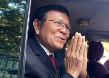 Cambodian king pardons former opposition leader