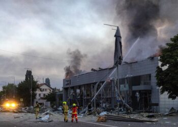 At least 23 killed in Russian attack, Ukrainian president says new assault possible