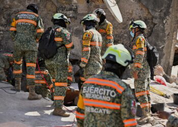Venezuela quake death toll nears 1,500 as rescue work goes on