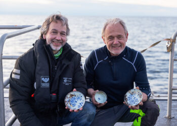 Norway recovers porcelain, chandeliers from 18th century shipwreck