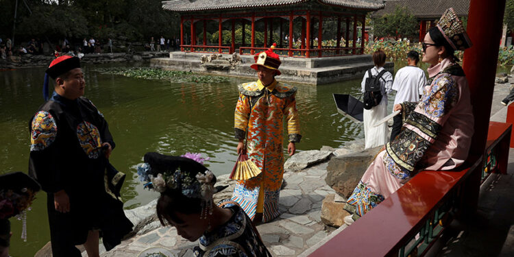 From hiking to hotpot, lonely consumers in China fuel a $74 billion companionship economy 