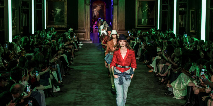 Luxury brands seek to lure America’s AI super-rich