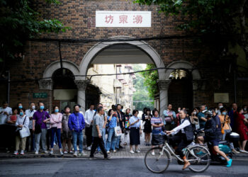 Fewer Chinese teenagers register for tough university entry exam