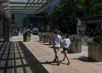 UK employers warns of slower growth, higher unemployment