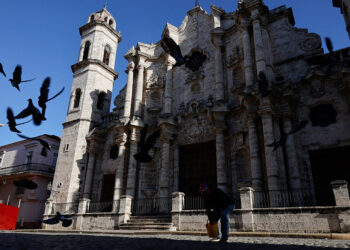 At Cuba’s once bustling tourist sites, foreign visitors are increasingly scarce