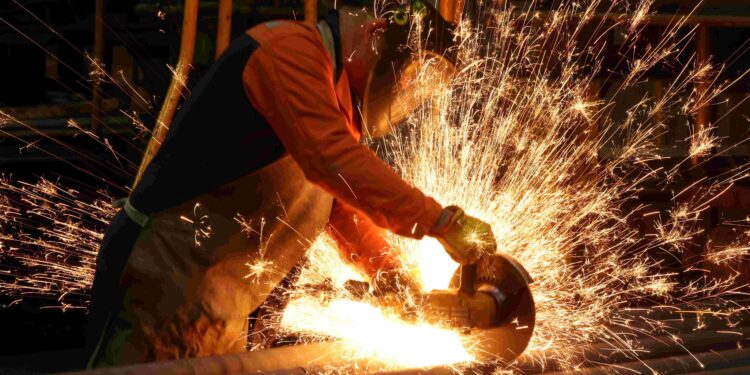 UK losing jobs abroad due to high energy costs, manufacturers and union warn