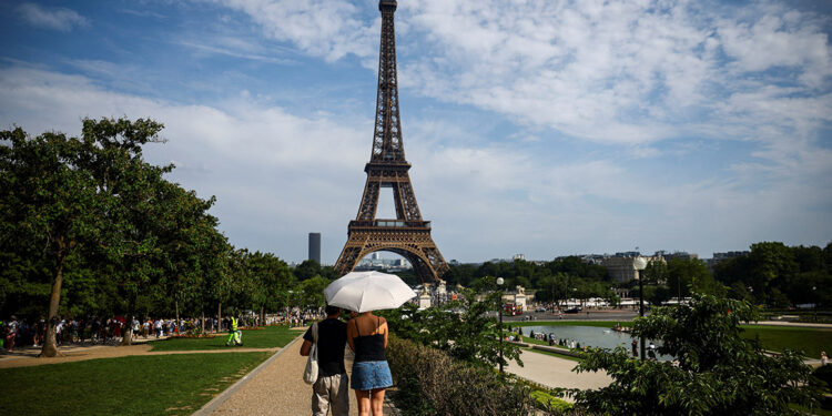 Europe swelters under heatwave, France restricts alcohol consumption