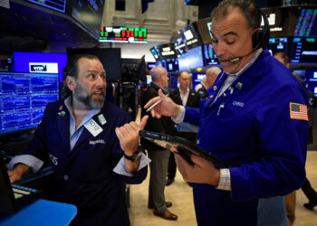BIS says debt, AI boom and fragilities raise global risks