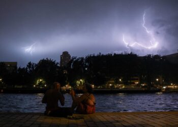 Record heatwave disrupts Europe as France warns death toll to rise