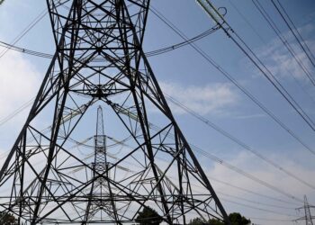 Britain scraps planning consultation requirement to speed major infrastructure projects