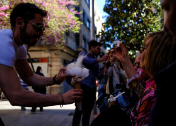 Spain expects to welcome 100 million tourists this year