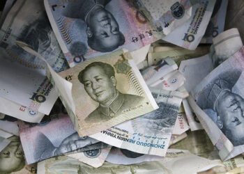 China breaks step with global markets, and investors buy in