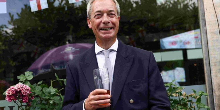 UK police arrest man who threatened to shoot Nigel Farage, Telegraph says