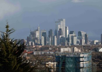 UK economy claws back some growth as Burnham prepares to take power