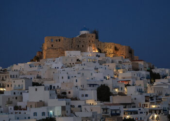 Greek islands face drought as tourist season hits