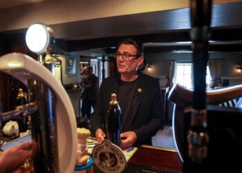Britain’s new prime minister hands pubs business rates cut