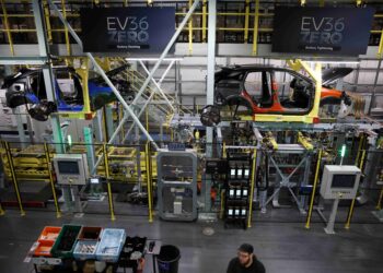 UK half-year vehicle production down 7.5%, industry sees signs of optimism