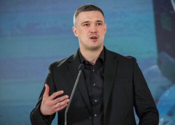 Ukraine’s ex-defence minister says changes to military procurements behind his dismissal