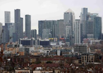 Asking prices for UK homes show biggest August fall in 8 years