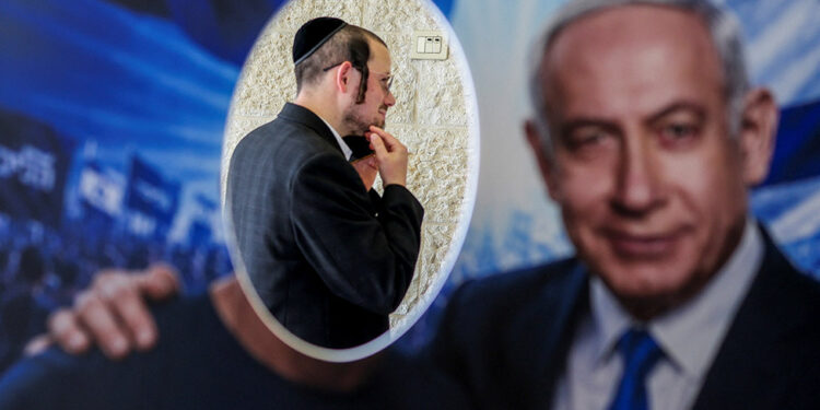 Netanyahu’s re-election hopes ride on divided party’s primaries