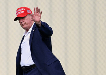 Trump heads into midterms short on foreign policy wins