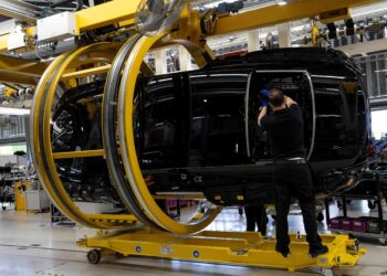 UK’s July auto output falls as weak exports and shutdowns weigh, industry data shows