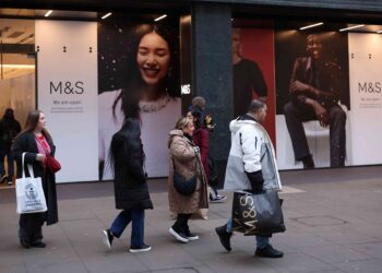 UK business confidence hits highest since March, Lloyds says